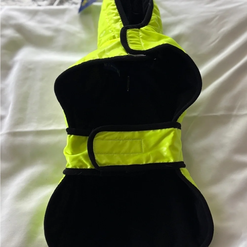 New‎ With Tags Wag N Woof Day Glow Yellow Dog Rain/Jacket Size Medium